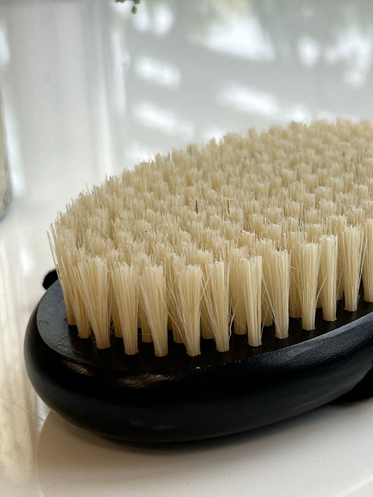 MALACHITE šepetys minkštais šereliais