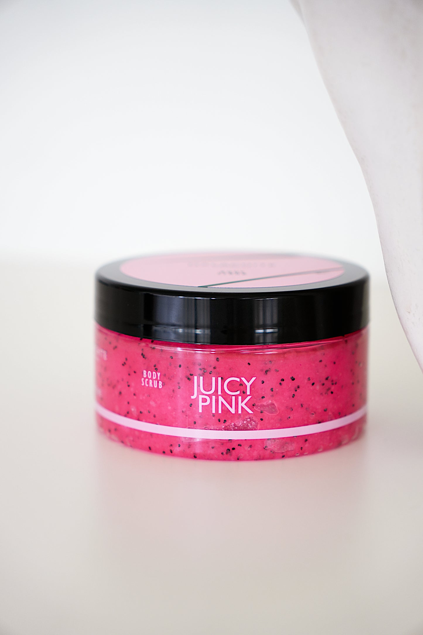 Kūno šveitiklis MALACHITE COSMETICS JUICY PINK, 300g