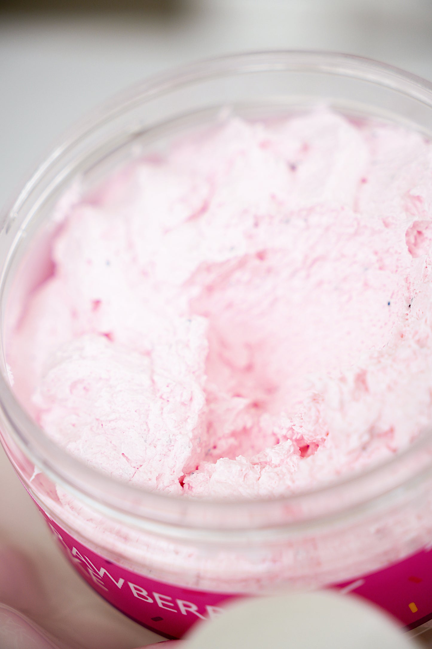 Dušo suflė “STRAWBERRY CAKE” MALACHITE COSMETICS, 150 g