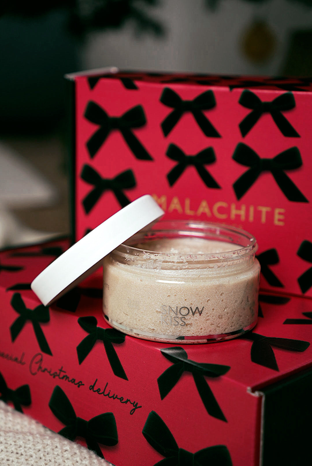 Kūno šveitiklis MALACHITE COSMETICS "Snow kiss", 300 g